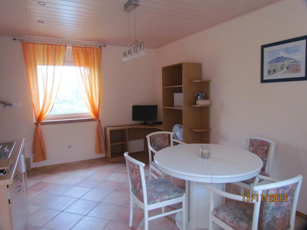 Alt Baden Apartement Dunaszekcso Habitación foto